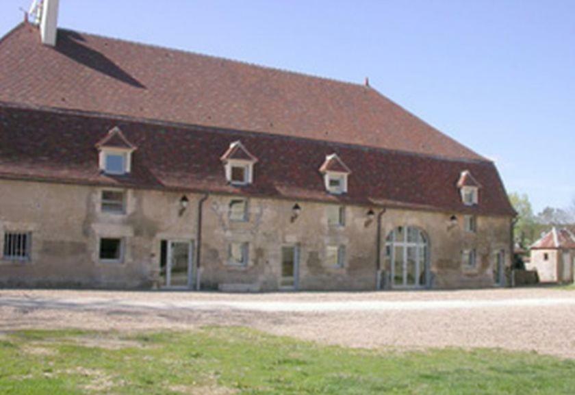 Domaine De Surgy Hostel Exterior photo