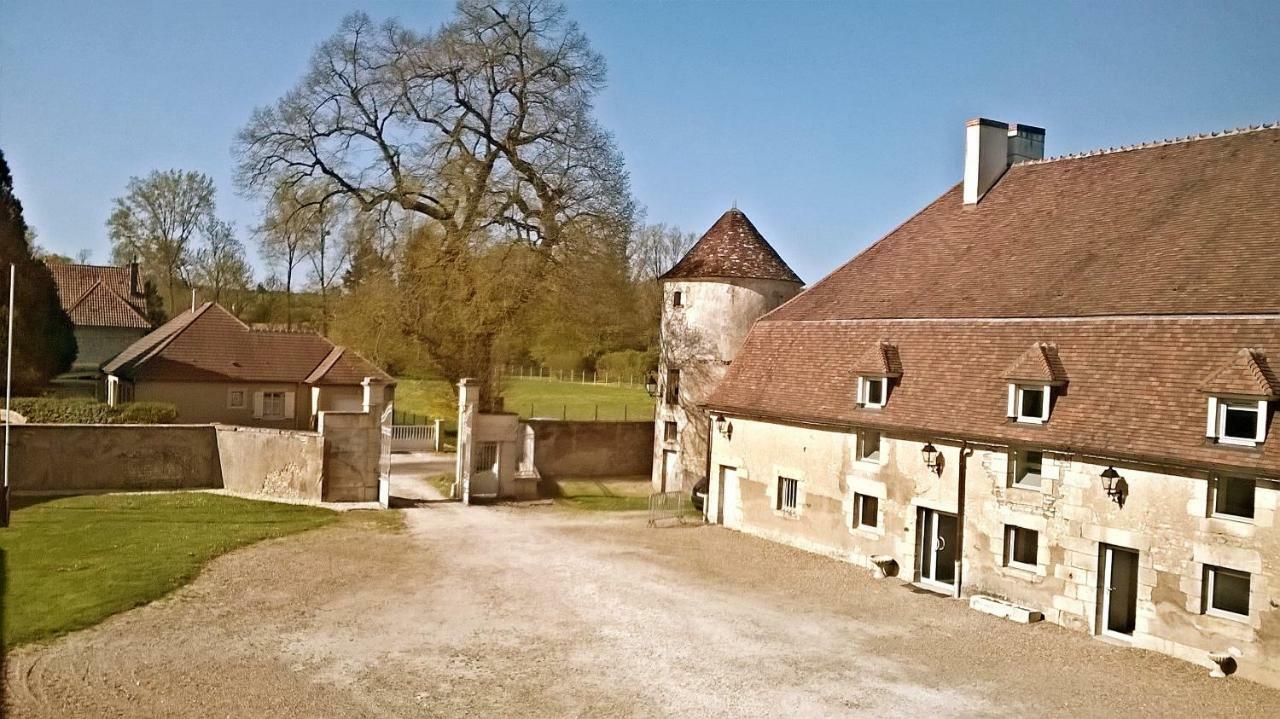 Domaine De Surgy Hostel Exterior photo